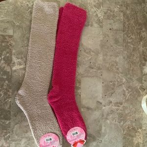 New With Tags 2 Pairs of Super Soft Socks